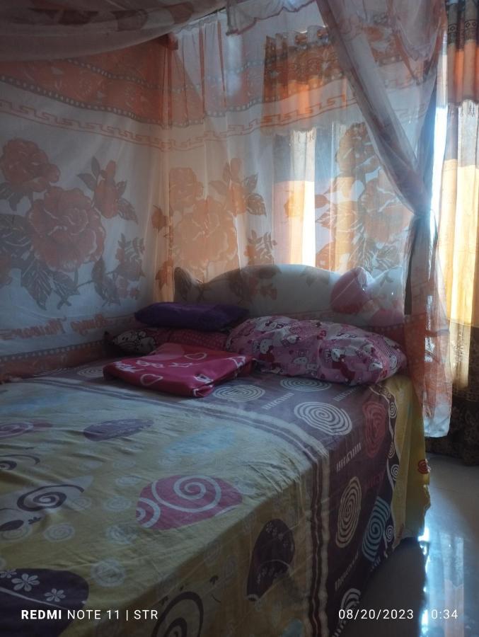 Hellsel Homestay Lamongan Екстериор снимка